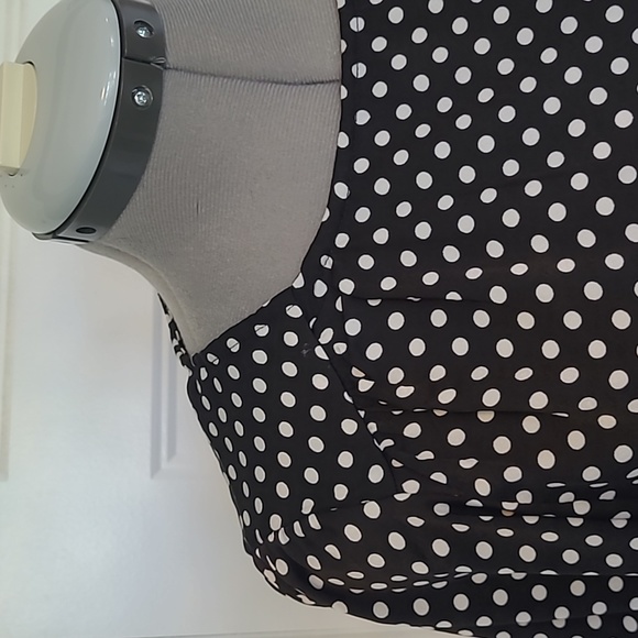 2 for $25 Classic black and white round neck top - Picture 3 of 6